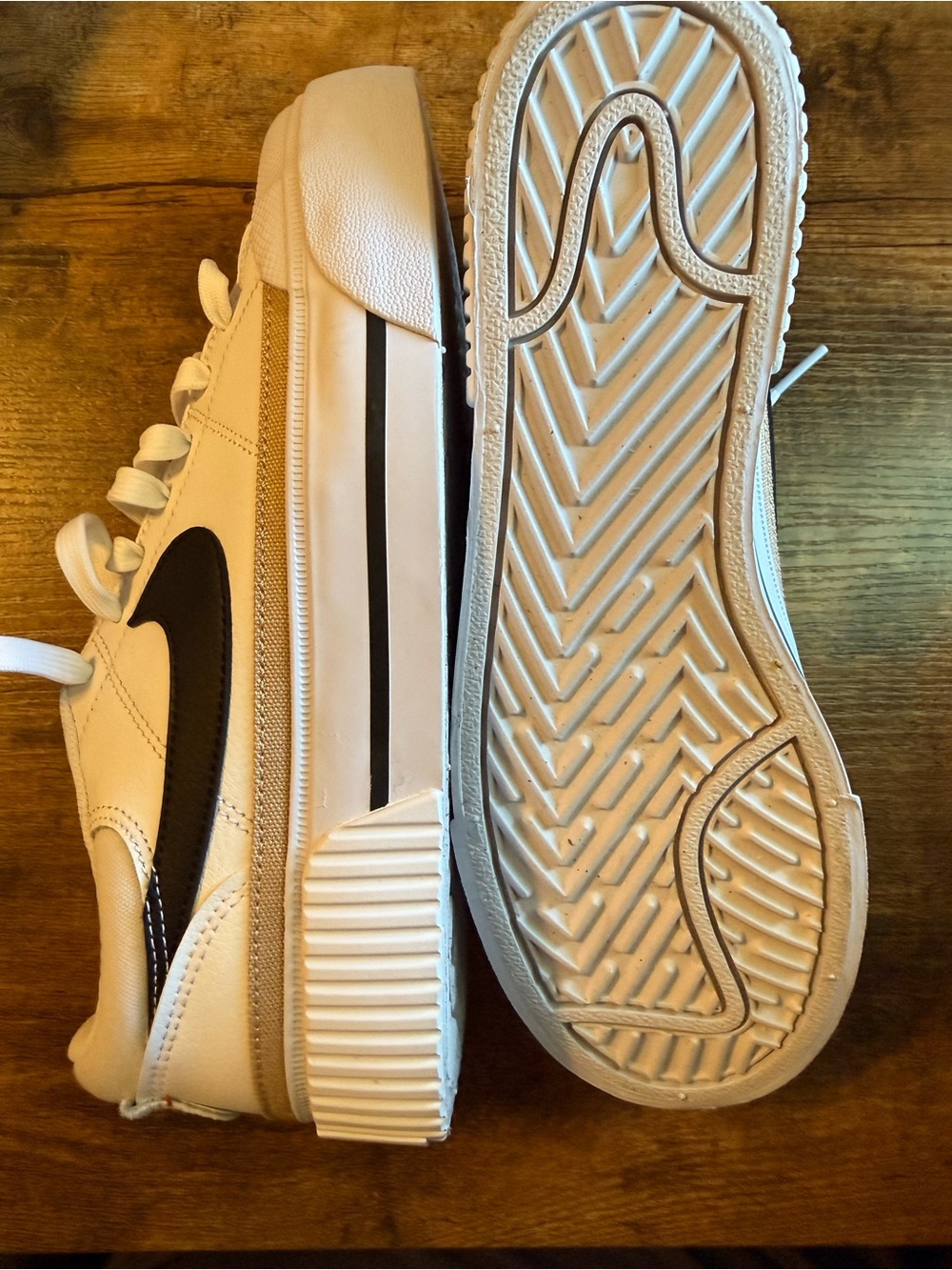 Nike Court Legacy Lift Platform Sneakers Women’s Size 8 White Black NWOB